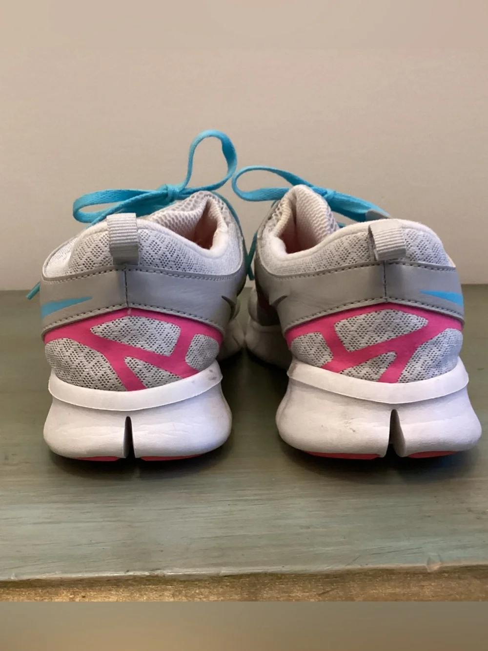 Nike Free Run 2 Sneakers size 6.5 Youth